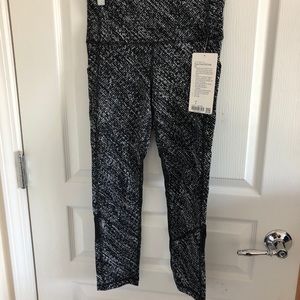 NWT lululemon Pace Rival HR Crop 22”